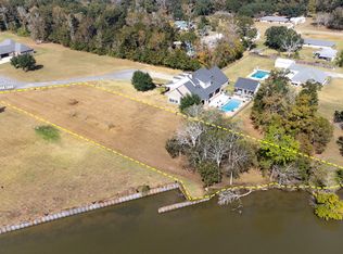 8809 Oak Creek Ct, Abbeville, LA 70510