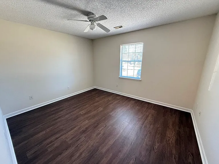 1108B Holden Dr #B — Photo 11
