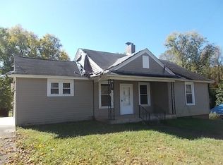 39 4th St, Fieldale, VA 24089