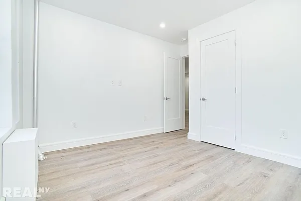 Rented by REAL New York | media 14