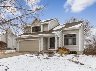 14401 Summit Dr, Clive, IA 50325