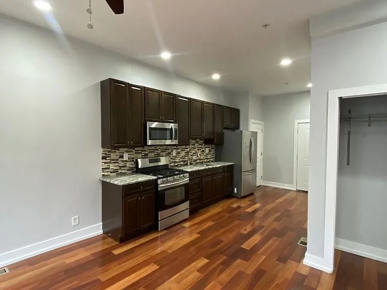 1238 E Columbia Ave #4 — Photo 1