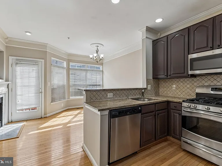 126 Cameron Station Blvd — Photo 11