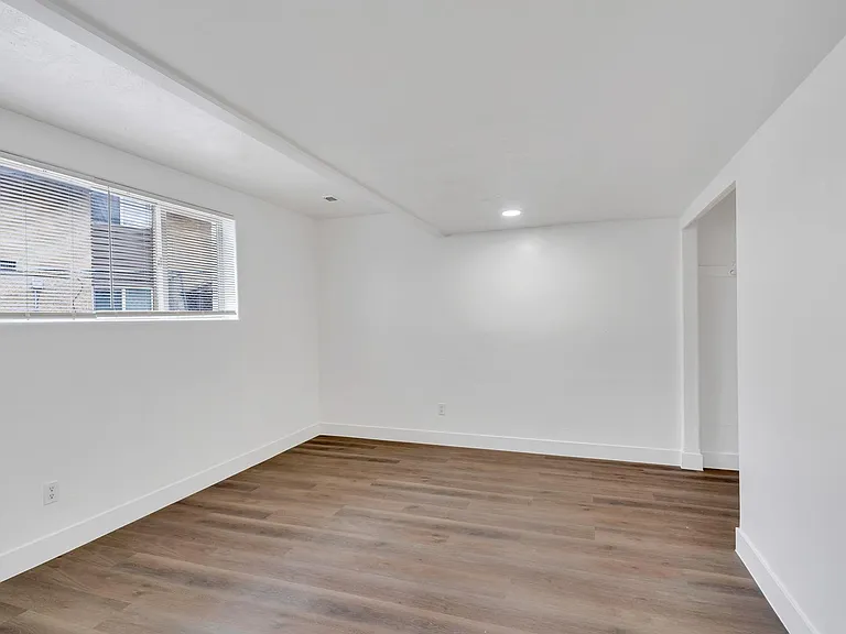 1794 W Shannon Cir — Photo 18