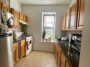 31-14 34th St, Astoria, NY 11106