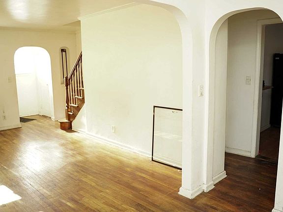 3rd image of 18619 121st Ave