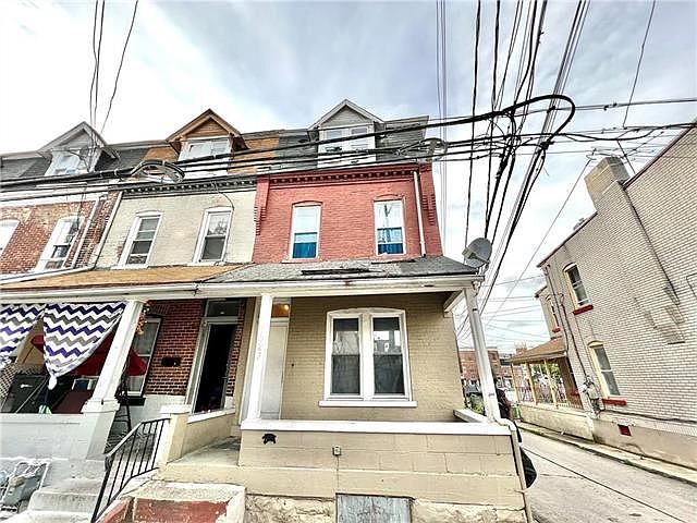 2nd image of 1027 W Court St