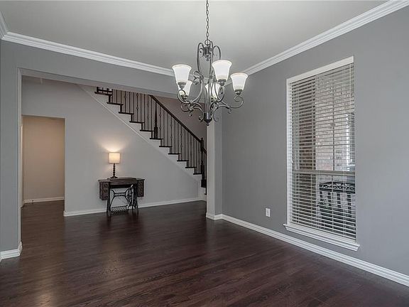 3rd image of 1505 Country Walk Dr