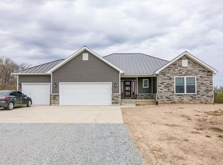 21561 Herring Rd, Maplewood, OH 45340