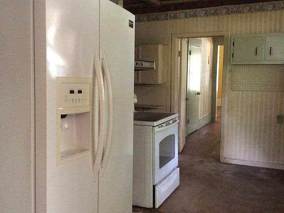 3rd image of 301 Helvenston St SE