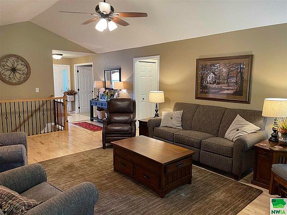 4th image of 465 N Royal Troon Dr