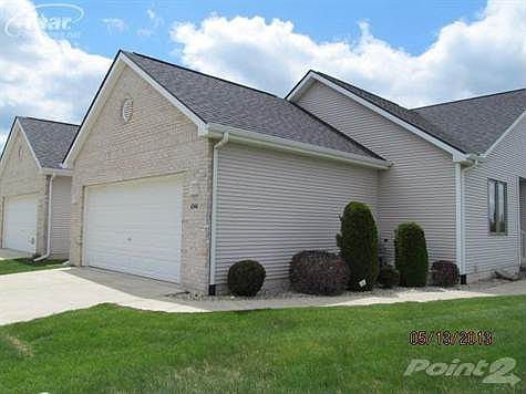 3rd image of 1046 Foxglove Ln