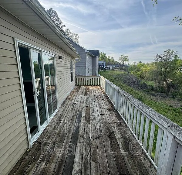 212 S Jackson St — Photo 18