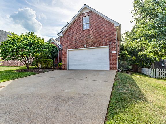 4th image of 431 Carmel Dr