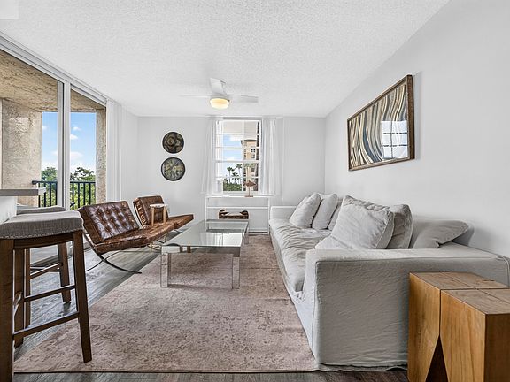 3rd image of 520 SE 5th Ave #2211