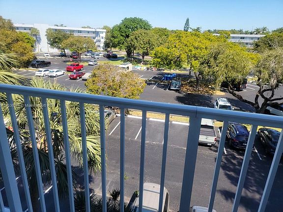 2nd image of 116 Royal Park Dr APT 4C