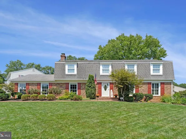 10704 Stanhope Pl, Fairfax, VA 22032