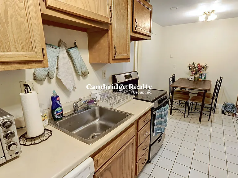 216 Freeman St #T2 — Photo 1