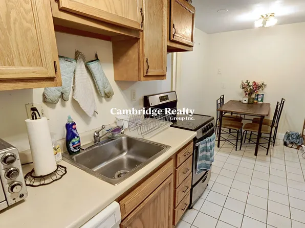 216 Freeman St, Brookline, MA