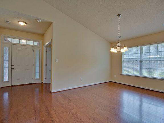 5th image of 2505 Slate Dr SW