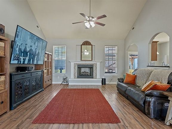 3rd image of 101 Blair Cir