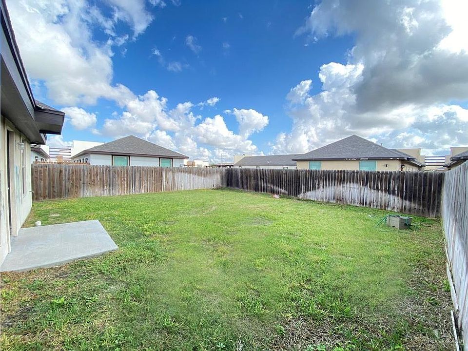 2nd image of 1216 Whiteoak Dr APT 4