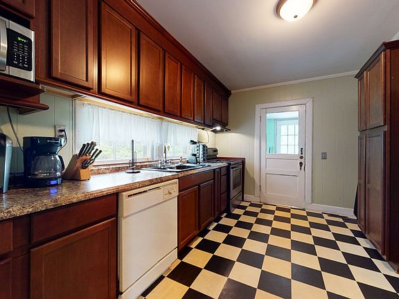5th image of 415 Elliott St