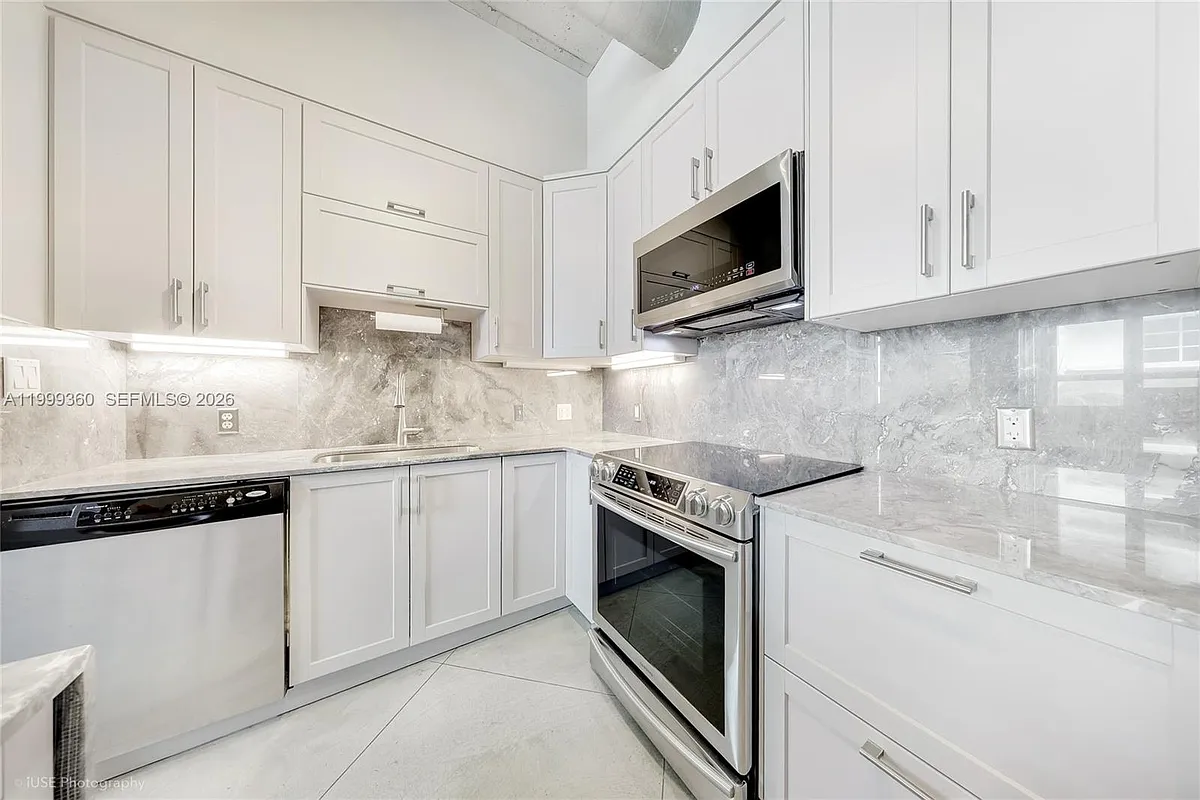 Building Photo - 2001 Biscayne Blvd #2311