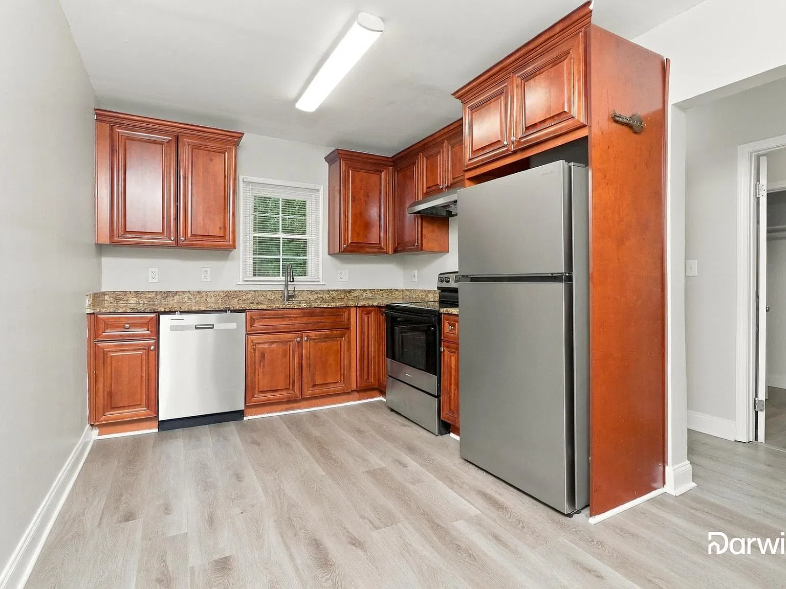 4 bed, 2.0 bath, 1064 sqft, $2,100 — Photo 4