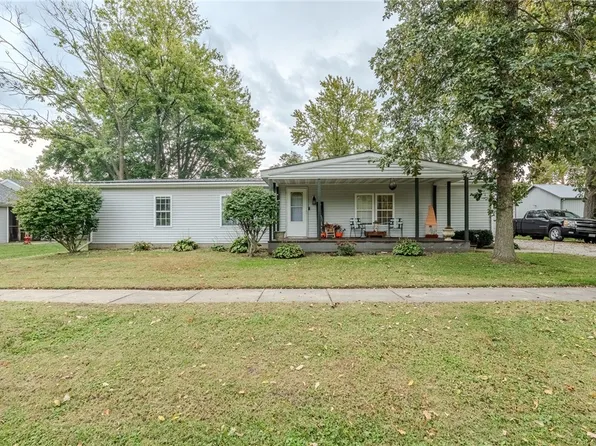 506 E Maple St, Ogden, IL 61859