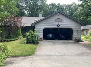 146 Wooden Key Dr, Houghton Lake, MI 48629