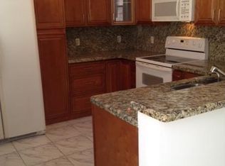 10231 NW 3rd St, Pembroke Pines, FL 33026
