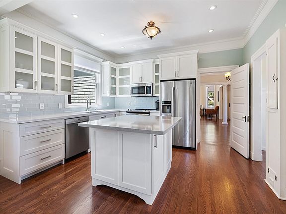 4th image of 50 Corte Madera Ave