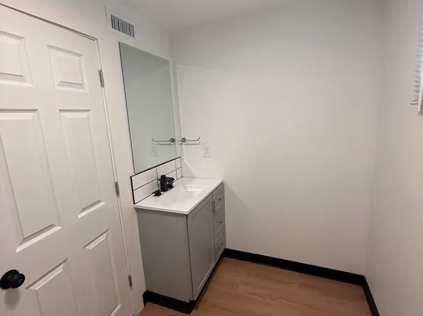 43 Briggs St, Pittsburgh, PA 15234