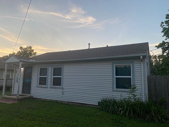 2nd image of 715 W 14th St