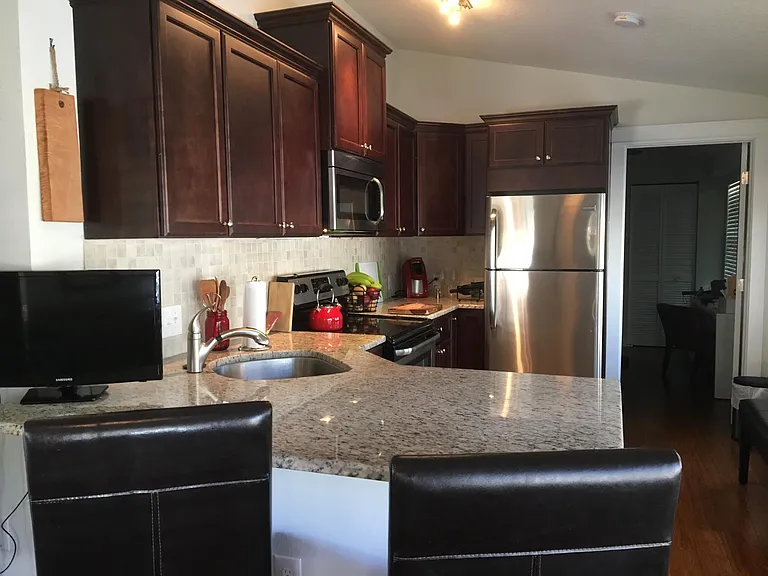 1812 Watrous Ave #B — Photo 9