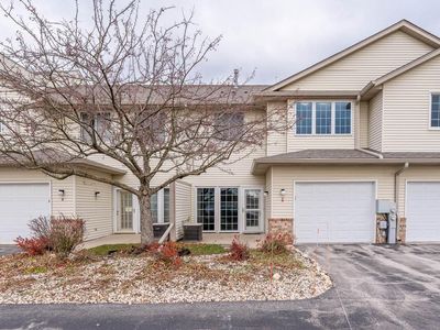 2415 Fox River PARKWAY #E, Waukesha, WI, 53189