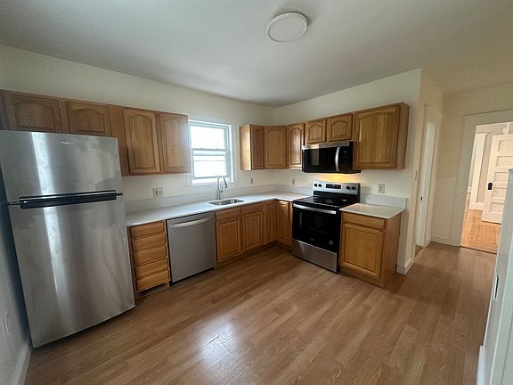 2nd image of 39 Prospect Ave Floor 2