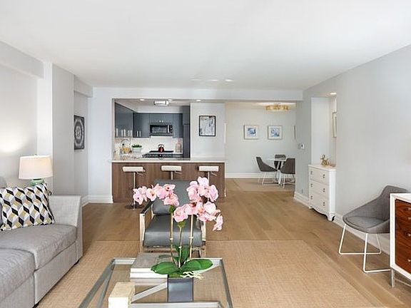 3rd image of 440 E 57th St APT 10A