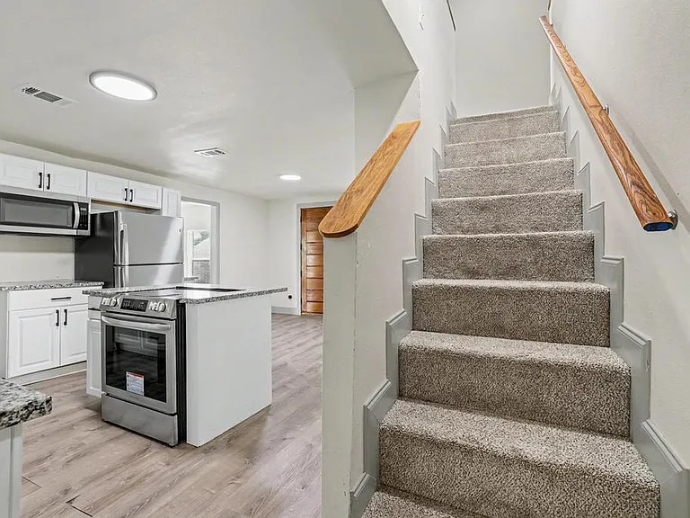 1320 S 7th Ave — Photo 17