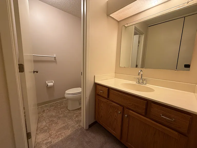 1700 Four Oaks Rd #124 — Photo 8