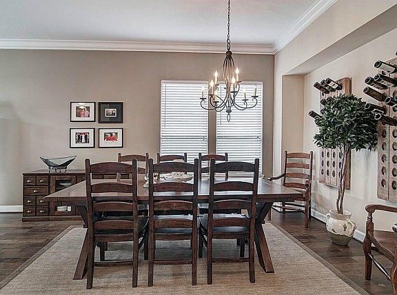 5th image of 6907 Sanders Hill Ln