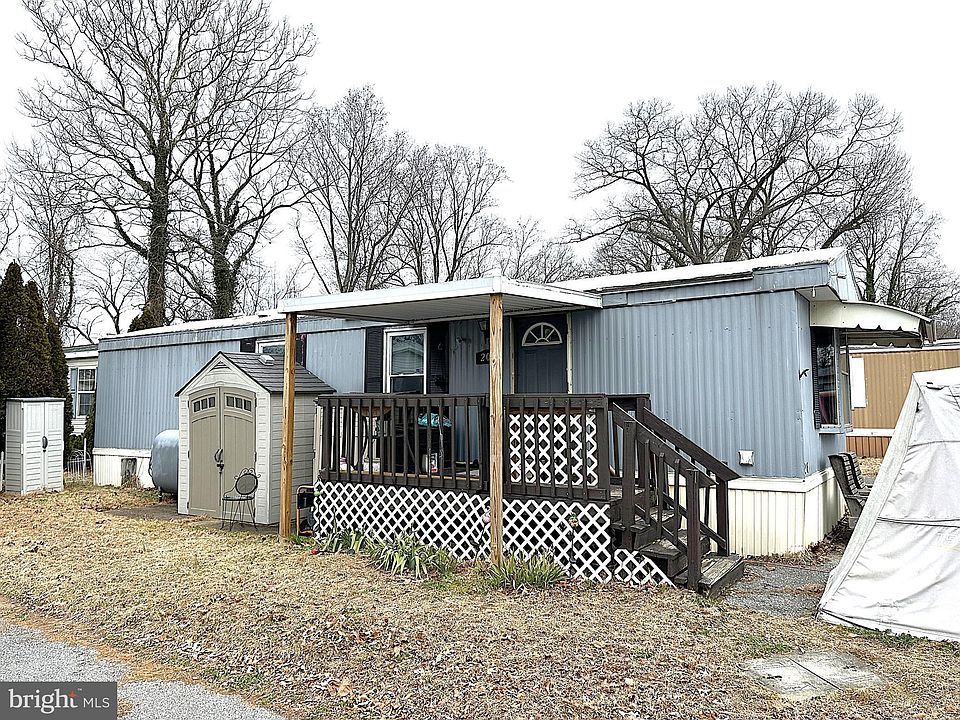 1st image of 206 5th St