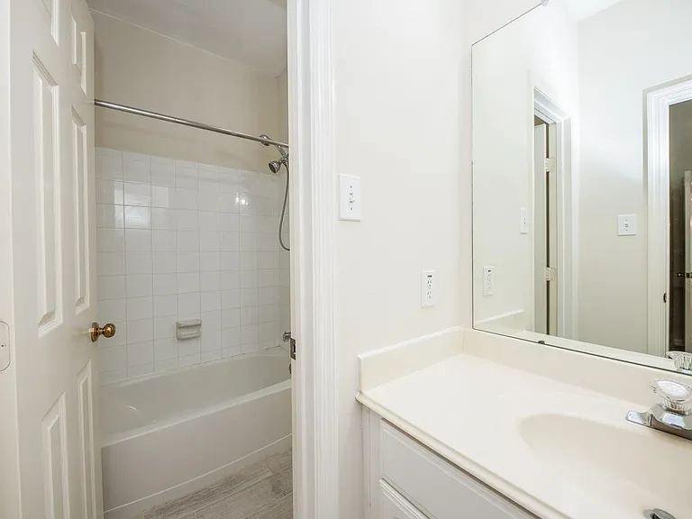 703 Acacia Pl — Photo 37