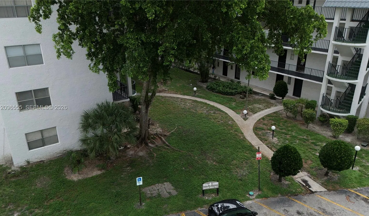 3360 Spanish Moss Ter — Photo 2