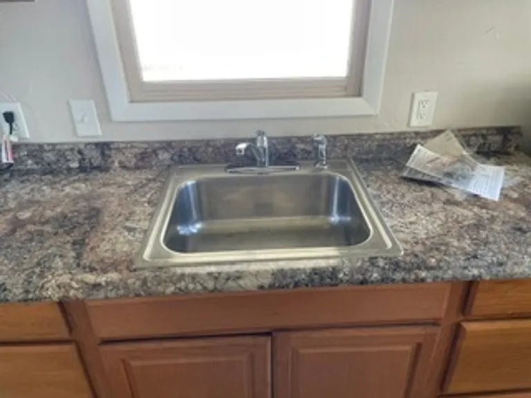 2056 McKinley Ave — Photo 8