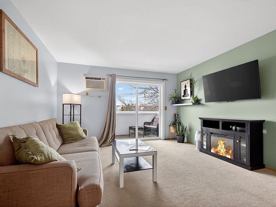 1st image of 3180 De Montreuil Ct #412