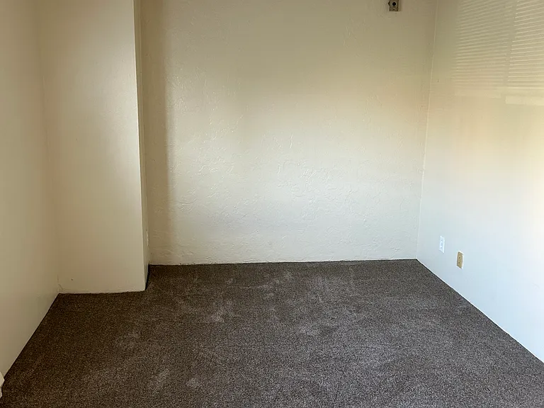 4130 11th Ave NE #8004 — Photo 6