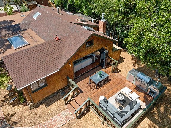 3rd image of 221 Redwood Drive