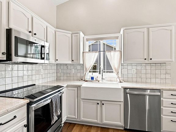 5th image of 237 Bobwhite Cir